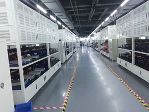 鋁氧化行業(yè)怎樣降低冷水機(jī)組耗電量，節(jié)省運(yùn)營成本
